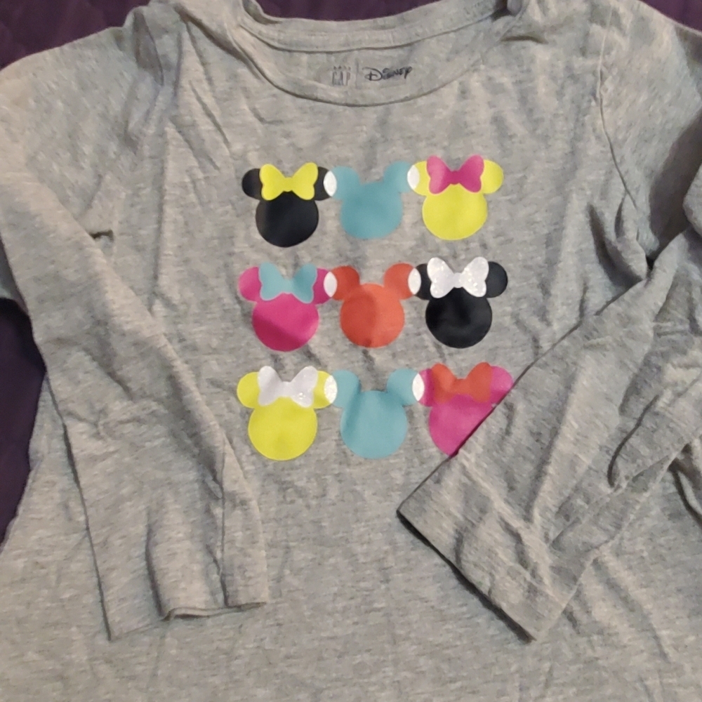 Gap Kids Disney Gray L/S Shirt with Colorful Minnie Mouse Design.